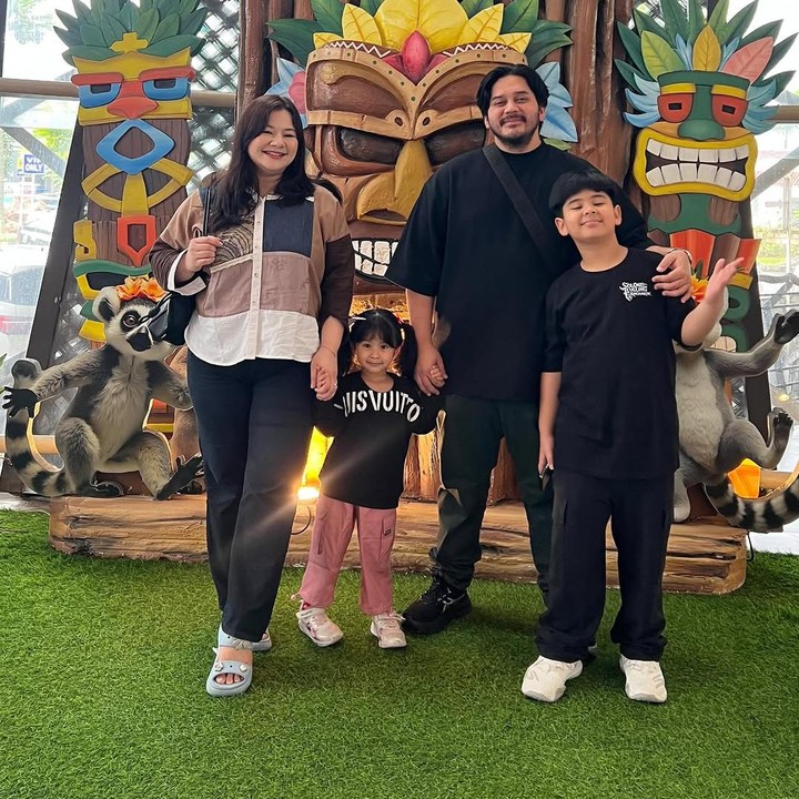 <p>Momen itu diketahui langsung lewat <em>postingan</em> terbaru di akun Instagram Eriska. &ldquo;Perjalanan singkat dengan memei koko abajihh,&rdquo; tulis Eriska, dikutip dari laman Instagram <em>@eriskarein,</em> Rabu (28/1/2026).&nbsp;(Foto: Instagram @eriskarein)</p>