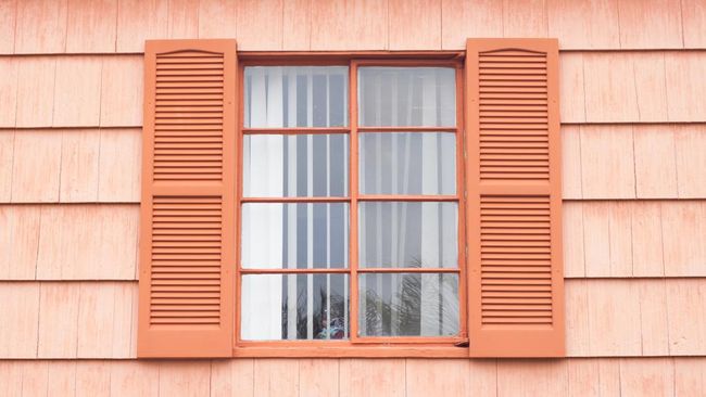 Begini Tips Bikin Jendela Lama di Rumah Kembali Bersinar Seperti Baru