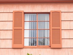 Begini Tips Bikin Jendela Lama di Rumah Kembali Bersinar Seperti Baru