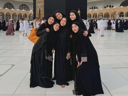Sempat Umrah Bareng, 7 Momen Manis Lula Lahfah & Geng Hanam Sebelum Tutup Usia