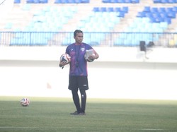 Sambut Putaran Ketiga, Bima Tak Masalah Persela Lebih Banyak Laga Tandang