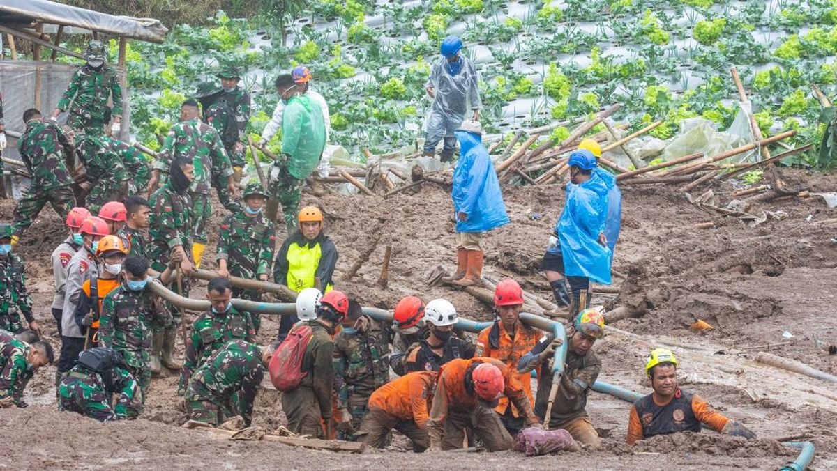 Update Longsor Cisarua: 53 Body Pack Dievakuasi, 37 Teridentifikasi