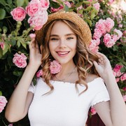 5 Kepribadian yang Bikin Orang Mudah Jatuh Cinta Padamu