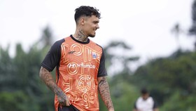 Tanda-tanda Shayne Pattynama Debut Saat Persija Lawan Persita