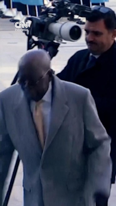 Momen Presiden Nigeria Terpeleset hingga Jatuh saat Temu Erdogan