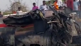 Penampakan Kecelakaan Pesawat Tewaskan Wakil Kepala Menteri di India