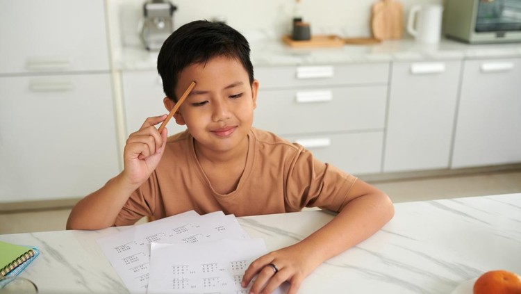 40 Soal Pecahan Kelas 6 SD Matematika&comma; Cara Menghitung & dan Kunci Jawabannya