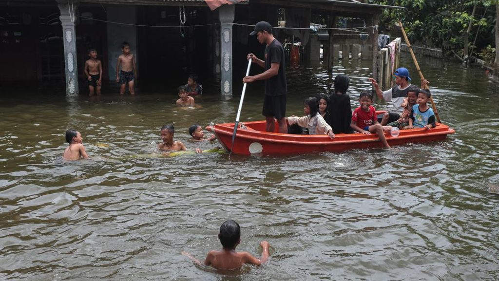 23 Hari Terendam Banjir, Aktivitas Warga Kuranji Banten Lumpuh Total