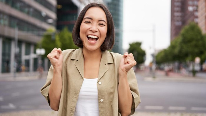 9 Cara Membahagiakan Diri Sendiri Menurut Ilmu Psikologi