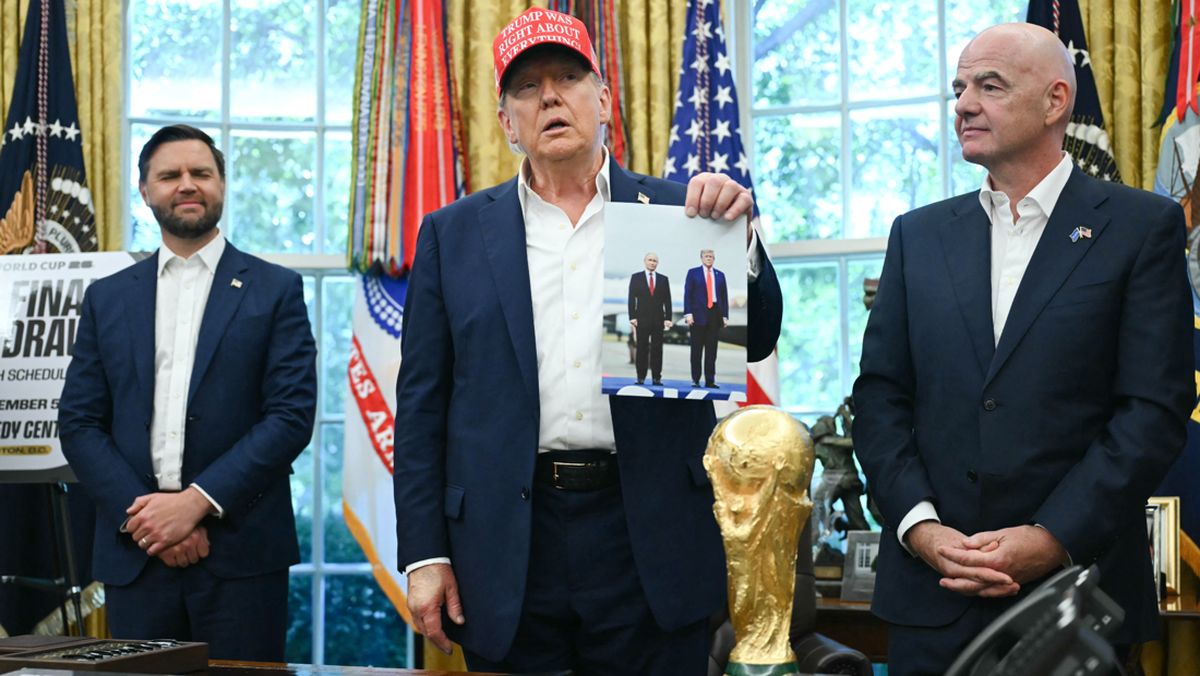 Bangga, Trump Pajang Foto Bersama Putin di Gedung Putih