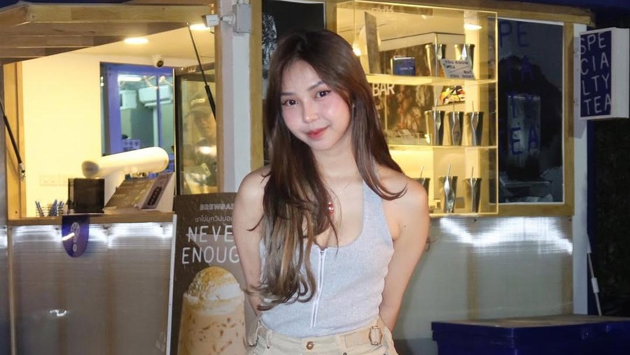 Gemas&excl; Potret Cantik Meyden saat Ngemil Roti hingga Pasta