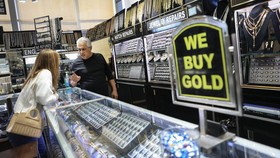 Harga Emas Antam Bangkit Rp167 Ribu ke Rp3,027 Juta per Gram