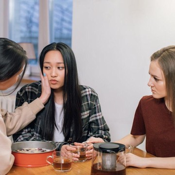 5 Cara Bijak Merespons Ketika Seseorang Berkomentar Menyakitkan tentang Penampilanmu