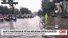 VIDEO: Jalan DI Panjaitan Banjir, Petugas Berlakukan Contraflow