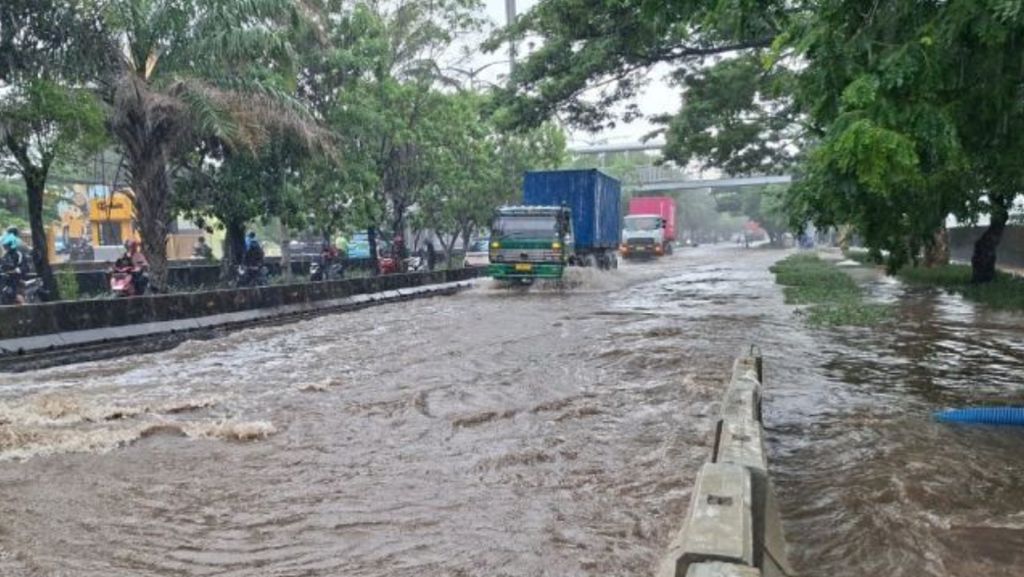 9 RT dan 1 Ruas Jalan di Jakarta Terendam Banjir Minggu Pagi
