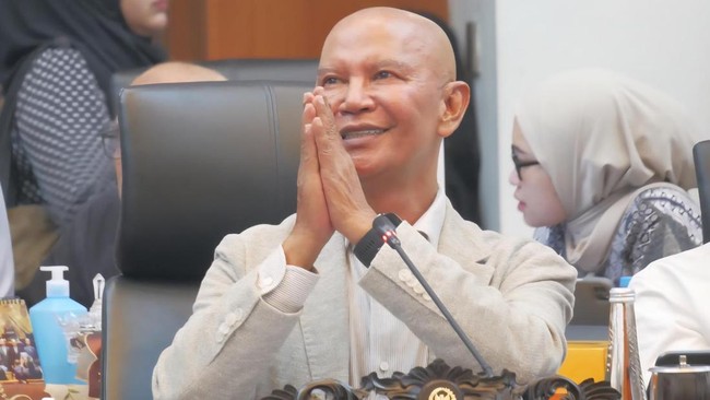 Ketua Banggar DPR RI, Said Abdullah, kritisi anjloknya IHSG pasca keputusan MSCI, soroti potensi kepentingan bisnis di balik pemeringkatan tersebut.