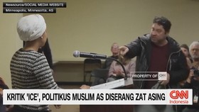 VIDEO: Kritik 'ICE', Politikus Muslim AS Diserang Zat Asing