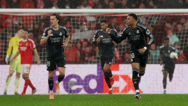 Sebanyak dua tim menjadi calon lawan Real Madrid dalam babak playoff Liga Champions usai kalah dari Benfica.