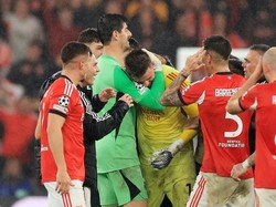 Ikut Bangga, Courtois Sampai Peluk Trubin Meski Gawangnya Dibobol