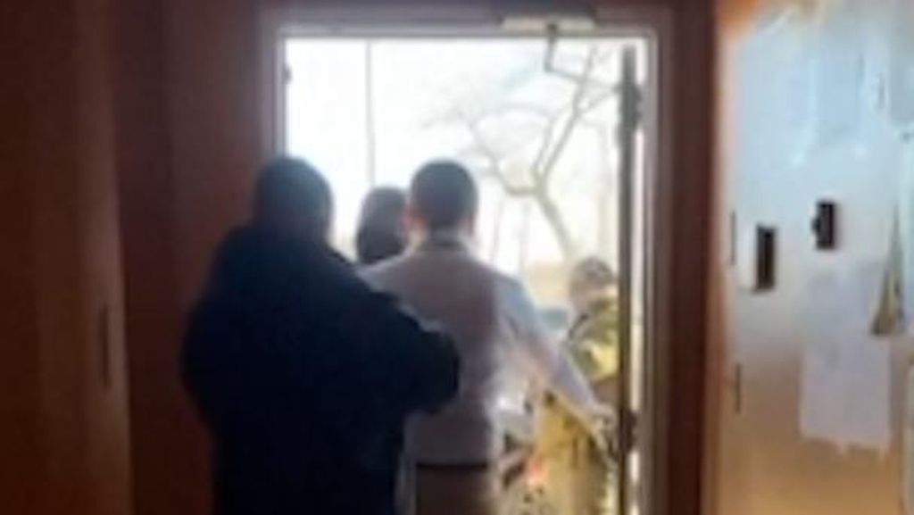 Detik-detik Agen ICE Serbu Kantor Konsulat Ekuador di Minneapolis