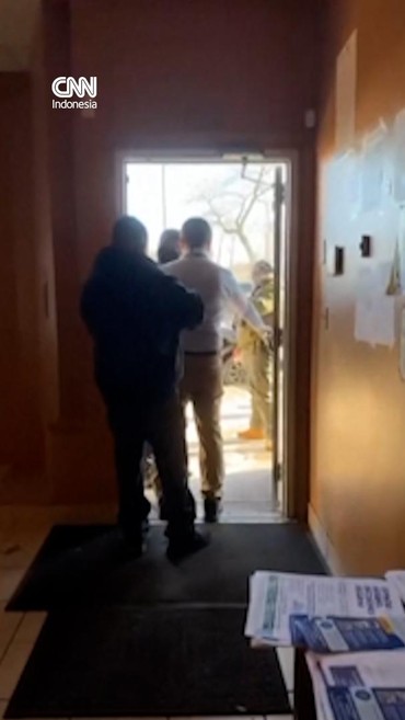 Detik-detik Agen ICE Serbu Kantor Konsulat Ekuador di Minneapolis