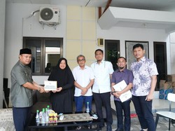 Gubernur Sulsel Beri Santunan ke Keluarga Kopilot ATR 42-500 Asal Luwu Timur