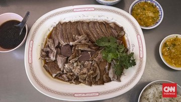 Mencicip Angsa Michelin di Song Wat yang Bikin Rela Antre