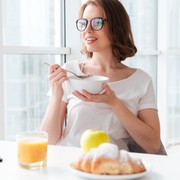 5 Rutinitas Pagi Hari yang Bisa Bikin Awet Muda, Lakukan Mulai Besok!