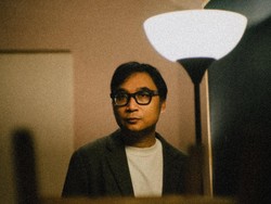 Lirik Lagu Sembunyi Dulu - Adhitia Sofyan