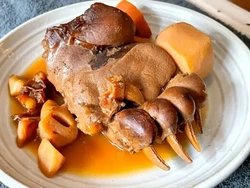 Makin Populer di Jepang, Begini Rasa Daging Kaki Beruang Utuh!