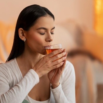5 Makanan yang Sebaiknya Tidak Dikonsumsi Bersama Teh