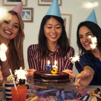 5 Ciri Kepribadian Orang yang Nggak Suka Dinyanyikan Lagu Selamat Ulang Tahun Menurut Psikolog