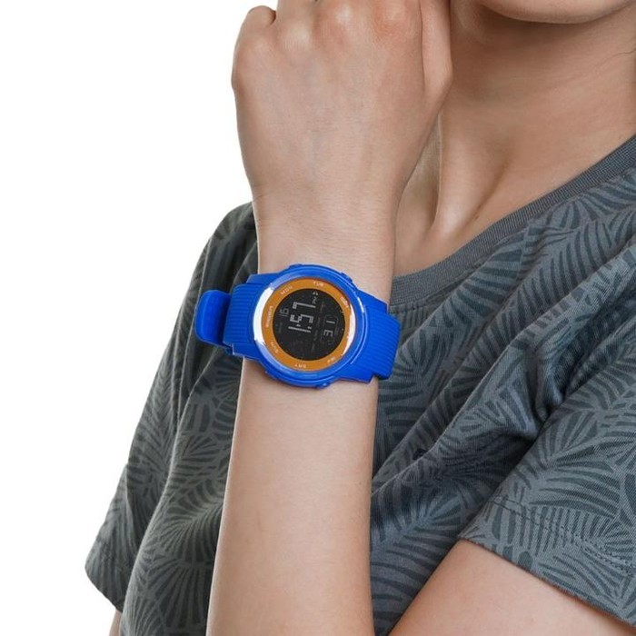 Jam tangan Eiger. Jam tangan ini cocok untuk perempuan bergaya hidup aktif dan suka aktivitas outdoor.