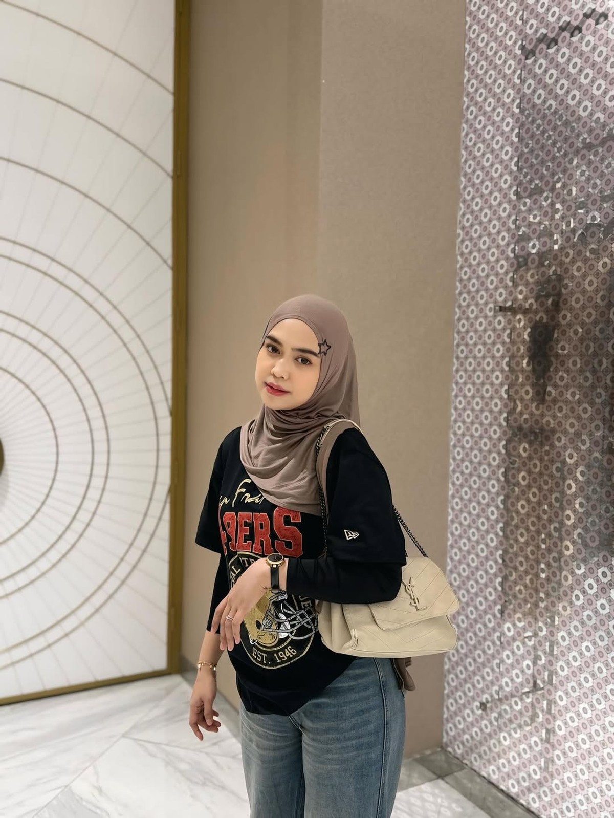 Gaya Hijab Artis