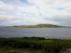 Nekat! YouTuber Ini Masuk ke Pulau Terlarang yang Dihapus dari Peta