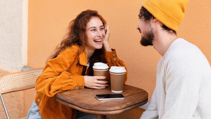 Sering Terlihat Dingin, Ini 8 Cara Cerdas Memikat Hati Aquarius