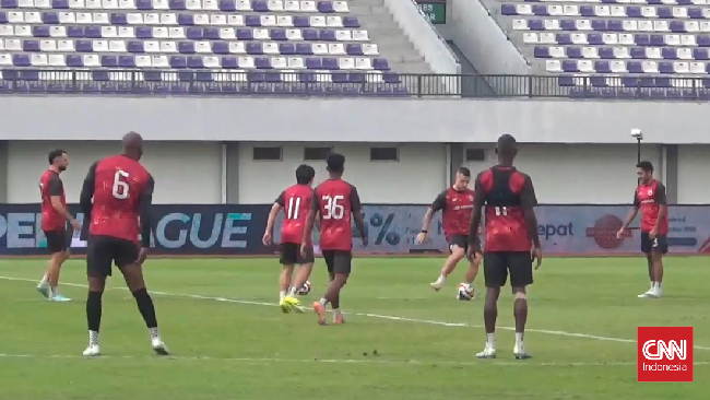 Bek baru Persija Jakarta, Shayne Pattynama, bisa melakoni debut saat melawan Persita Tangerang dalam laga pekan ke-19 Super League 2025/2026, Jumat (30/1).