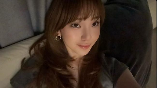 Lepas Hijab, Ini 7 Penampilan Terbaru Jule dengan Gaya Rambut Copper Brown