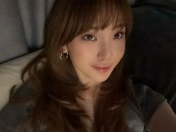 Lepas Hijab, Ini 7 Penampilan Terbaru Jule dengan Gaya Rambut Copper Brown