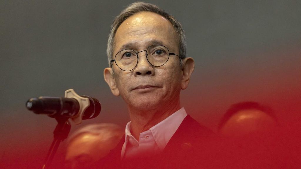 Mahendra Siregar dan Pejabat OJK Mundur Usai IHSG Ambrol Beruntun