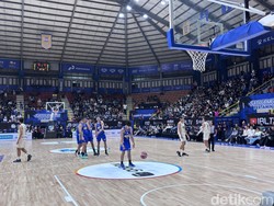 Satria Muda Libas Pasific Caesar Surabaya di Laga Kandang Perdana IBL