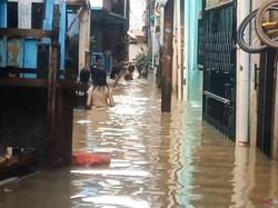 Sempat Surut, Bidara Cina Jaktim Kembali Kebanjiran hingga 2 Meter