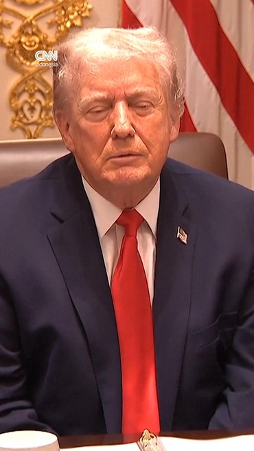 Trump Bantah Tertidur dalam Rapat Kabinet, Klaim Sedang Bosan