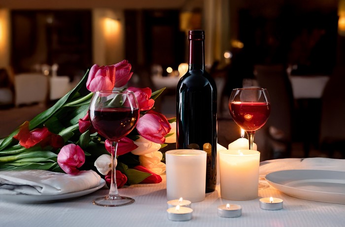 Valentine di Sana Sini Restaurant. Pengalaman spesial tersedia pada tanggal 14 Februari 2026.