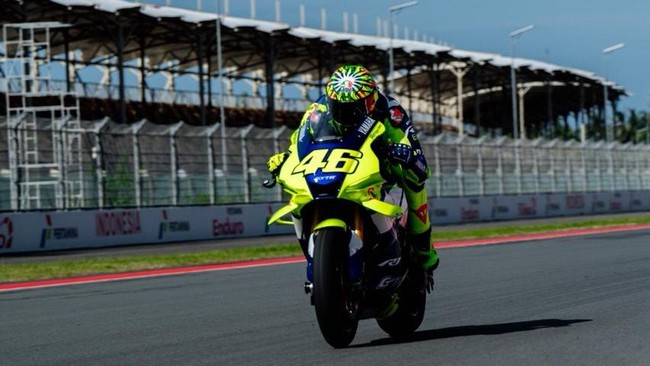 Legenda MotoGP, Valentino Rossi melemparkan pujian setelah mengaspal untuk pertama kali di Pertamina Mandalika International Circuit.