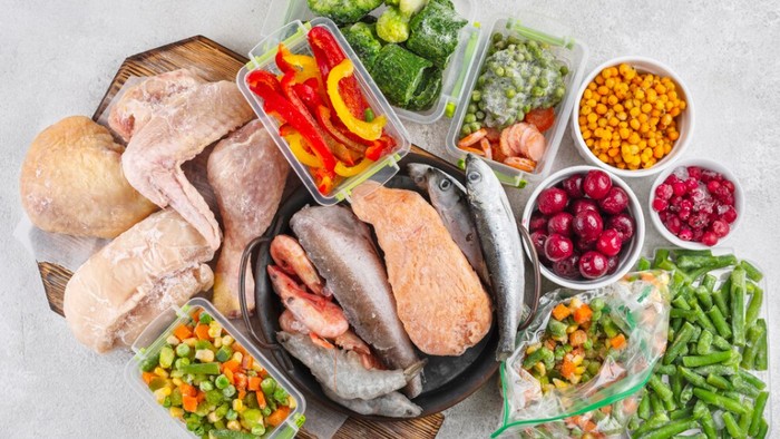 5 Makanan yang Tidak Boleh Disimpan di Pintu Freezer Menurut Ahli