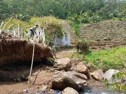 Cuaca Buruk, Homestay Wisata Air Terjun di Manggarai Barat NTT Rusak