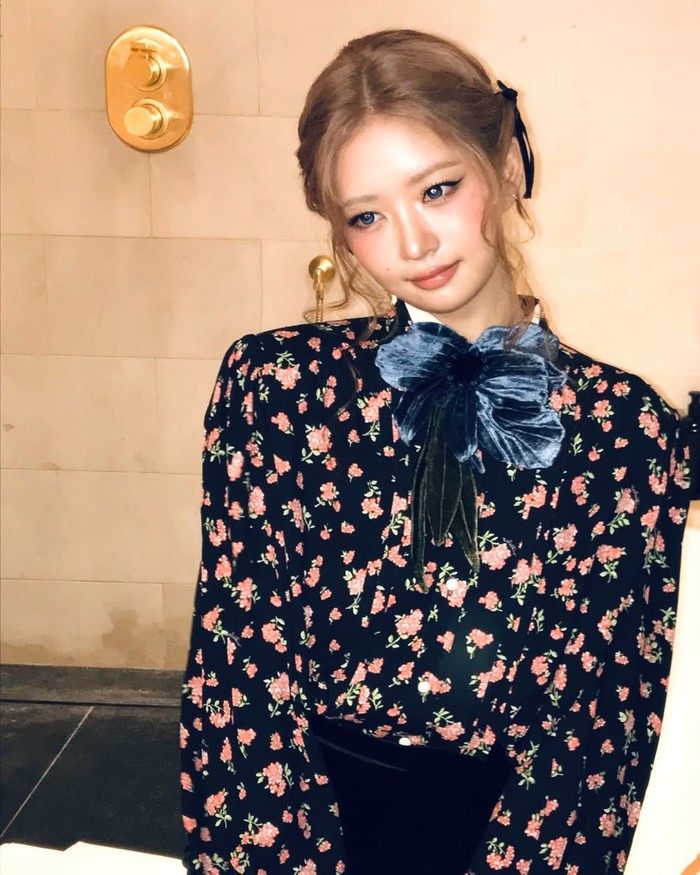 Bikin fans berdecak kagum sekaligus bangga, kabar gembira itu pun kini sudah dipastikan benar usai akun Instagram resmi Valentino mengatakan hal yang sama di caption post terbaru yang dibagikan pada Sabtu, (31/1). / Foto: instagram.com/reinyourheart