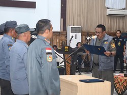 Kukuhkan Belasan Ribu Linmas, Bupati Sukabumi Dorong Jaminan BPJS