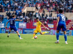 Anak Istri Betah di Surabaya, Jefferson Silva Bertekad Lebih Baik Lagi